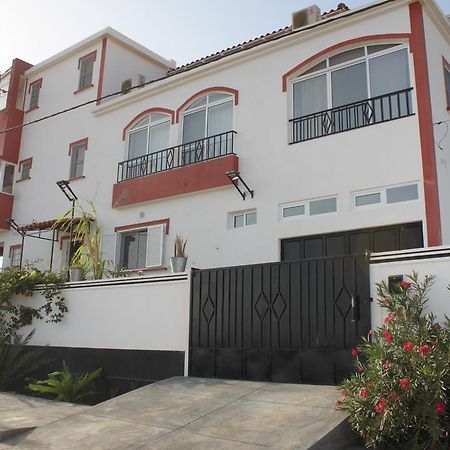 Yria Residencial Bed and Breakfast Porto Novo Exterior foto